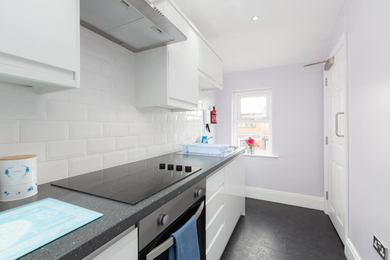 Eden - Family Apartment, Wifi & Parking Blackpool Ngoại thất bức ảnh